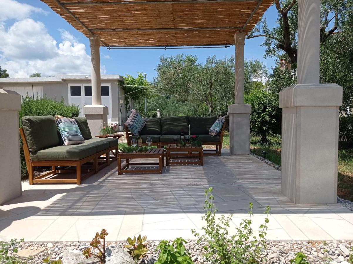 My Mediterranean Villa With Huge Garden And Own Parking Lumbarda Dış mekan fotoğraf